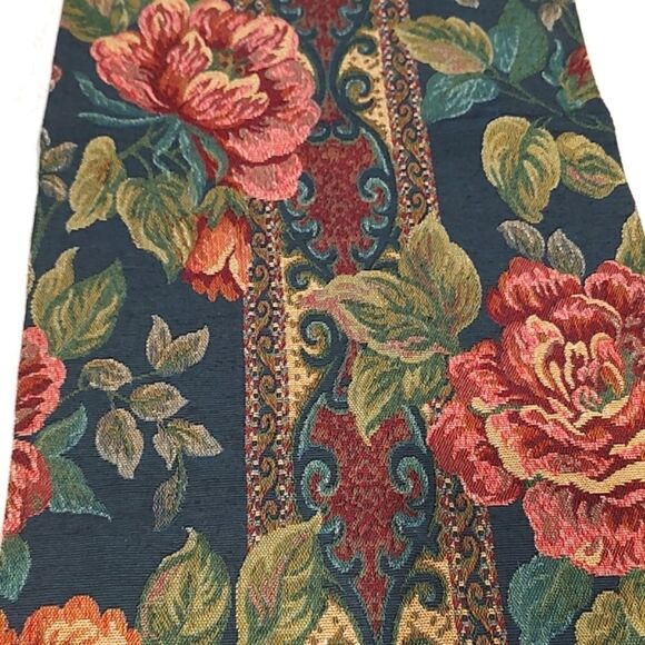 Floral Tapestry Table Runner with Tassels Vintage - Picture 5 of 7